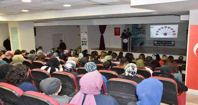 Toplum sağlığı merkezinin yılsonu sergisi göz kamaştırdı