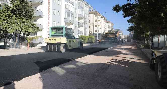 Güzelyurt mahallesinde  sıcak asfalt serim tamamlandı