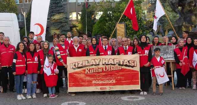 Uşak’ta Kızılay Haftası etkinlikleri yürüyüşle başladı