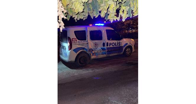 Polis ekip aracı ile otomobil çarpıştı: 3 yaralı