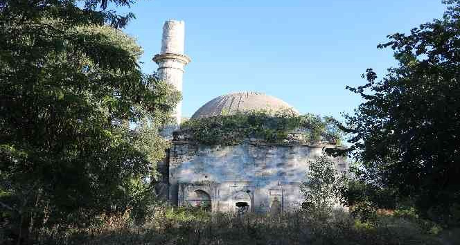 Edirne’de Evliya Kasım Paşa Camisi definecilere ve uyuşturucu bağımlılarına bırakıldı