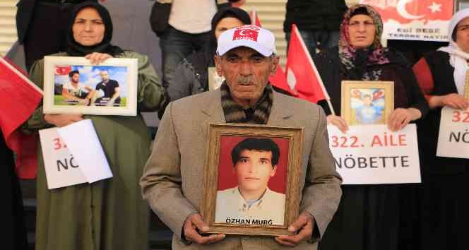 Aileler nöbete devam ederken, katılım çığ gibi büyüyor