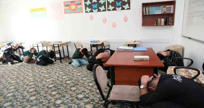 Niğde’de Deprem ve Tahliye Tatbikatı’ yapıldı