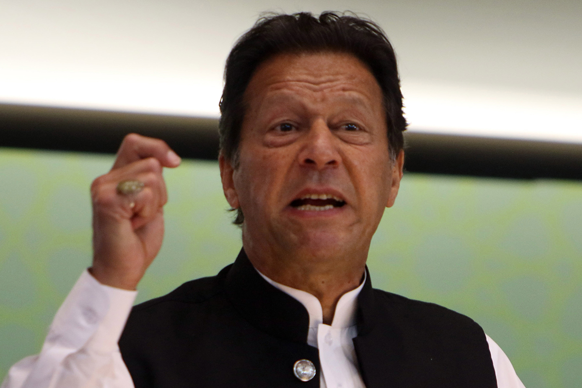 Eski Pakistan Başbakanı Khan&#039;a suikast girişimi