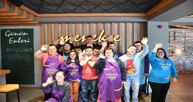 Down sendromlu bireylere özel kafe, misafirlerini ağırladı