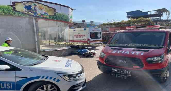 Otomobil motosiklete çarptı: 1 ölü, 1 yaralı