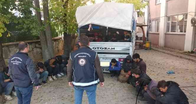 Hizan’da 36 düzensiz göçmen yakalandı