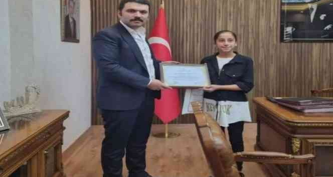 Bingöl’de en çok kitap okuyan öğrencilere ödül verildi