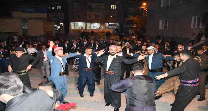 Köy meydanları düğünlerde şenleniyor