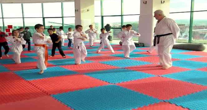 Biga Belediyesi’nin kış kurslarına yoğun ilgi