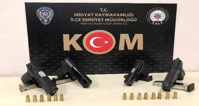 Midyat’ta 4 adet ruhsatsız silah ele geçirildi
