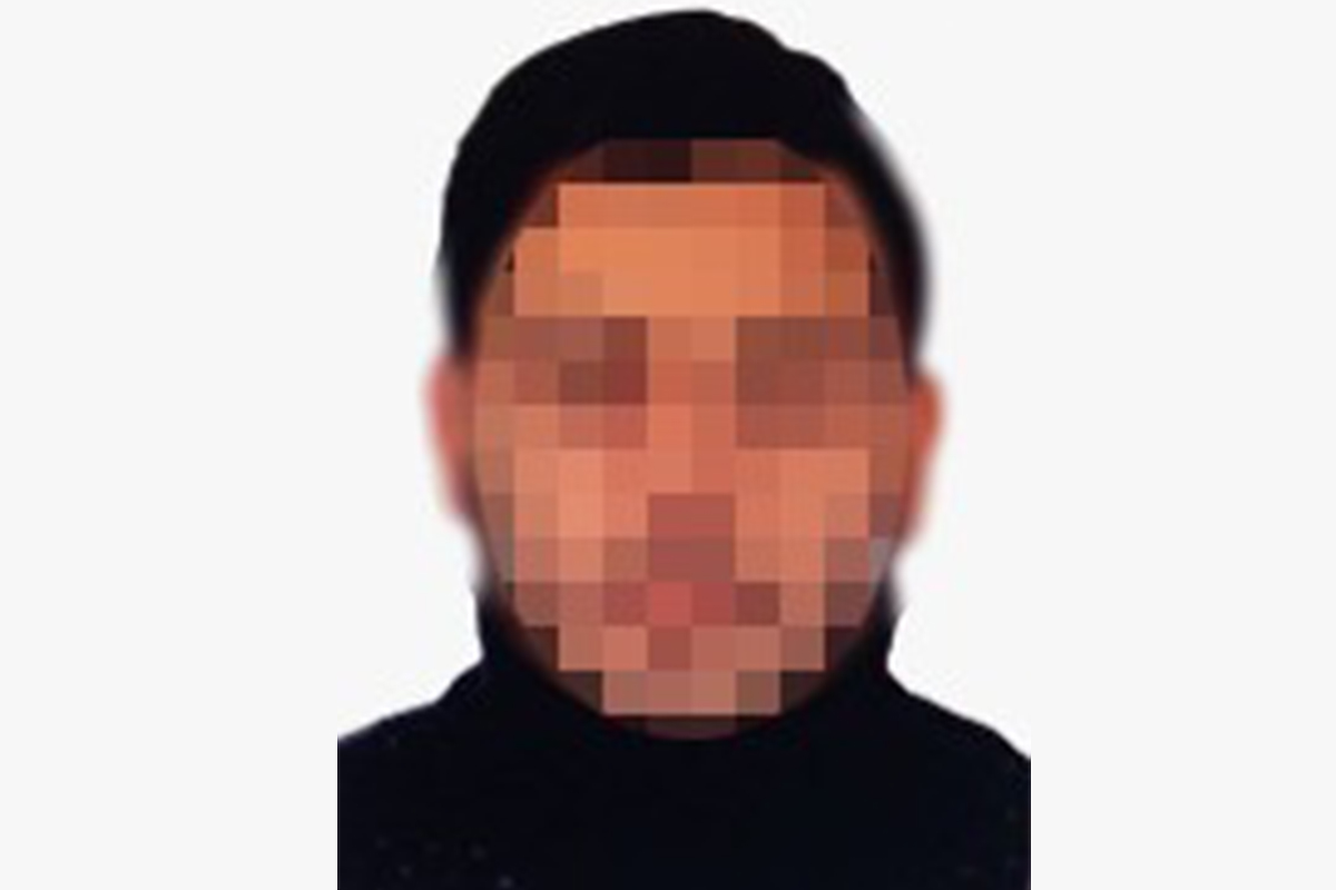 ATM’de unutulan parayı telefonla konuşuyor gibi yaparak alıp gitti