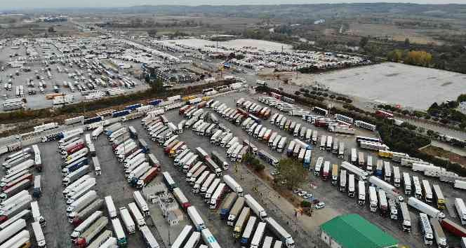 Kapıkule’de tır sürücüleri: “Türkiye’nin ihracatı baltalanıyor”