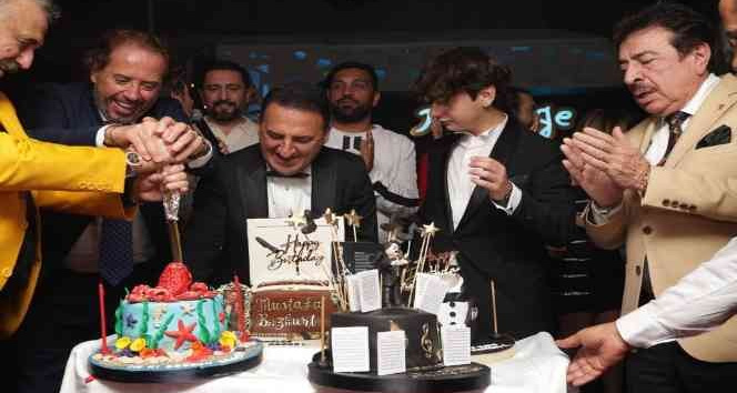 Doğum gününe ünlüler akın etti