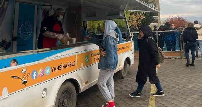 Üniversite öğrencilerine sınav haftasında ücretsiz çorba