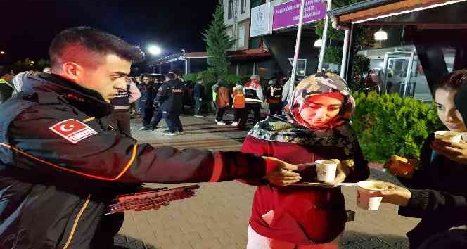 Öğrencilerden ‘çök-kapan’ tatbikatı