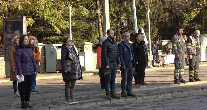 Kırıkkale’de saat 09.05’te hayat durdu