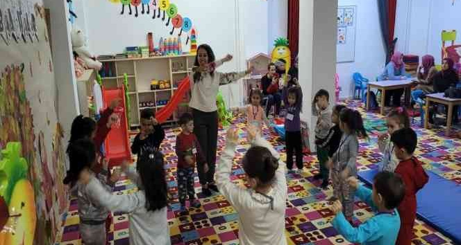 Sincan anne çocuk oyun evlerinden neşe yükseliyor