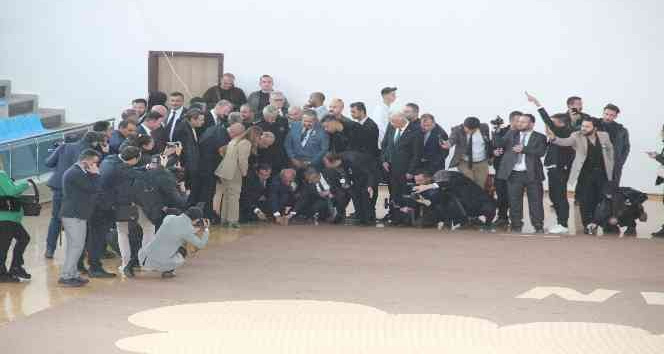 Karaman’da 3 ton bisküviden yapılan dünyanın en büyük buğday başağı mozaiği törenle açıldı