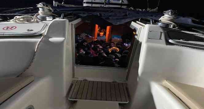 Ayvacık açıklarında 87 kaçak göçmen ile 1 göçmen kaçakçısı yakalandı