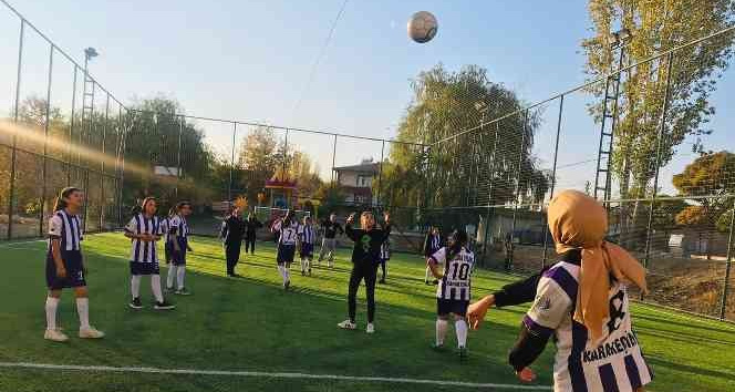 Kırıkkale’de kız futbol takımı kuruldu