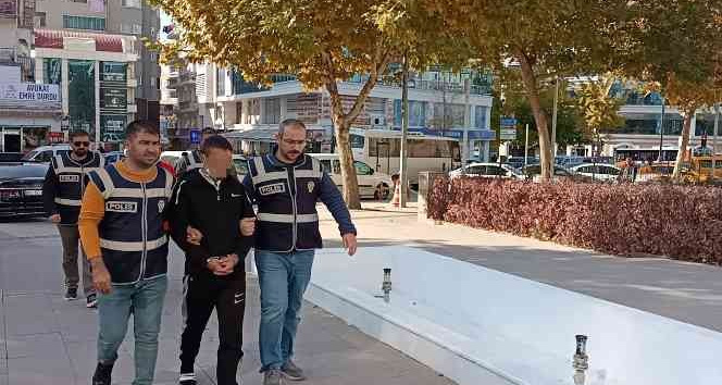 Polis otomobil hırsızlarını 80 saatlik kamera kaydı izleyerek yakaladı