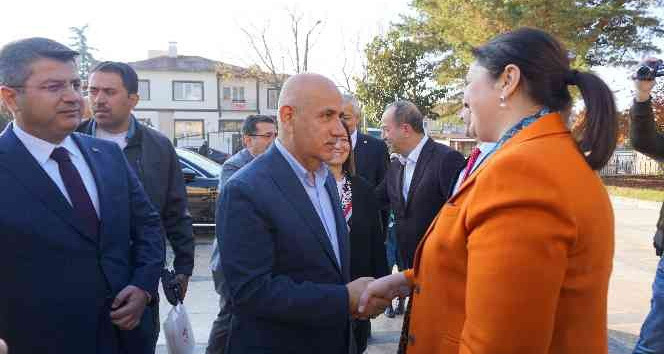 Bakan Kirişçi, Edirne Valiliği’ni ziyaret etti