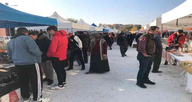 Eskişehir Antika Pazarı’na öğrenci etkisi