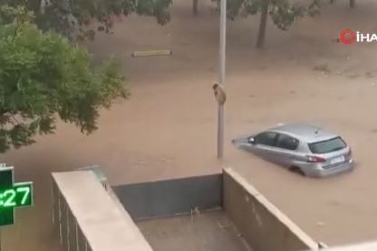 İspanyada şiddetli Yağış 1 ölü