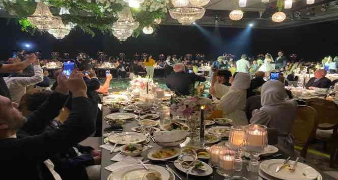 Birleşmiş milletler toplantısı gibi düğün