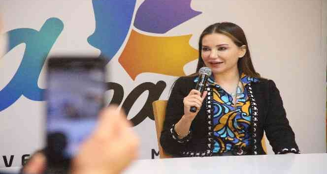 Gençler imza için kuruğa girdi