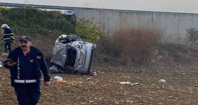 Kontrolden çıkan otomobil şarampole uçtu