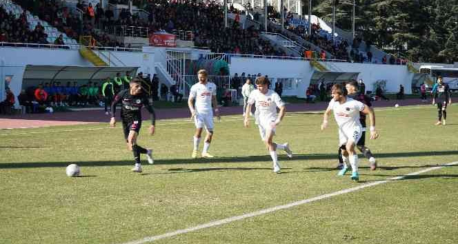 Isparta 32 Spor: 4 Nazilli Belediyespor: 0