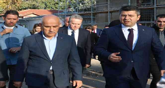 Bakan Kirişci, restorasyonu devam eden Selimiye’de incelemelerde bulundu