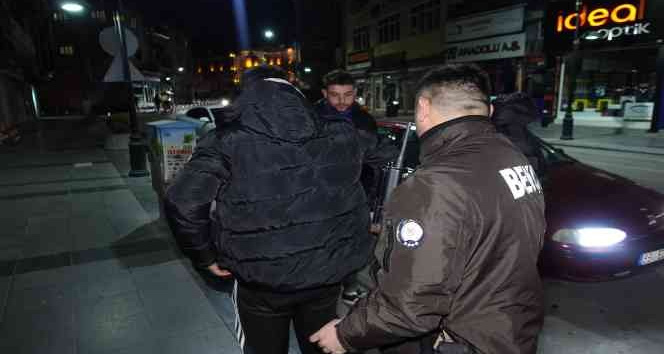Uygulamalarda yakalanan 32 şahıstan 12’si tutuklandı