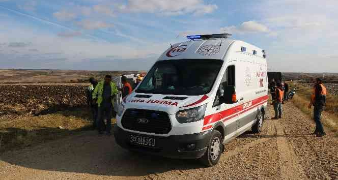 Edirne’de devrilen araçta sıkışan sürücüyü itfaiye kurtardı