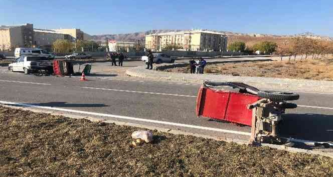 Otomobil ile çarpışan triportörün sürücüsü hayatını kaybetti