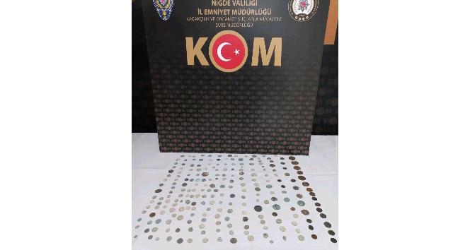 Pazar çantasında 231 adet sikke ele geçirildi