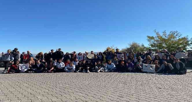 NEVÜ İzci Kulübü öğrencileri Kızılçukur Vadisi’nde doğa yürüyüşünde