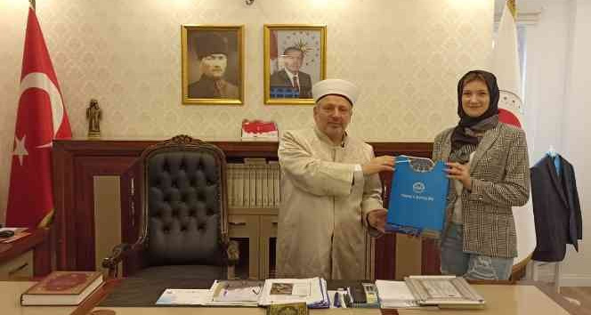 Moldovyalı Cristina Müslüman olarak Fatma ismini aldı