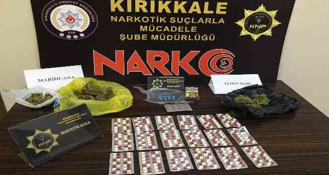 Otobüste yolculuk eden şahsın üzerinde uyuşturucu çıktı