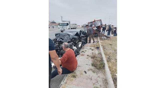 Enez Belediye Başkanı Günenç kaza yaptı, makam arabası hurdaya döndü