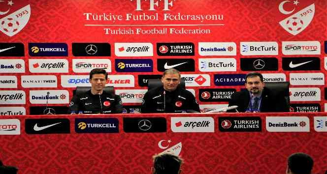 Stefan Kuntz: “En önemli hedefimiz hem dörtlüyü, hem üçlüyü en güzel şekilde oynayabilmek”