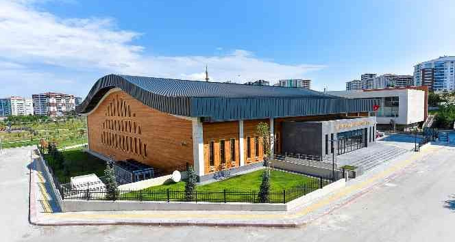 Buz pistinde halk günleri başlıyor