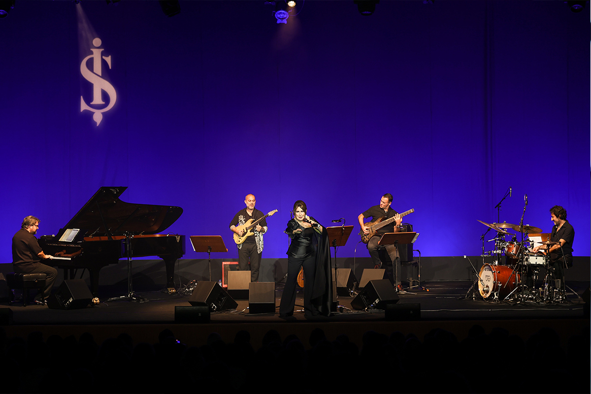 Nükhet Duru caz rüzgarı estirdi