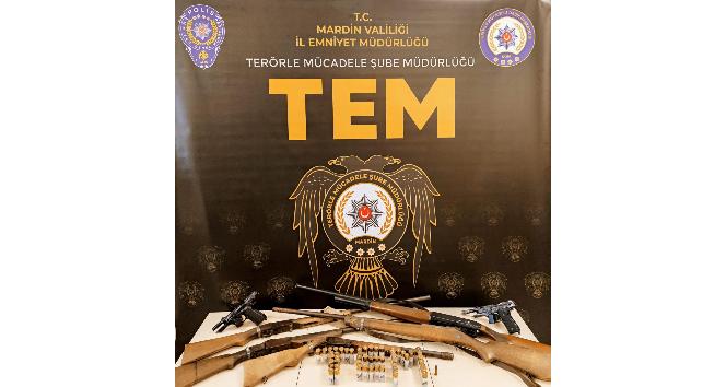 Sosyal medyadan DEAŞ propagandası yapan şahsın evinde çok sayıda silah ele geçirildi