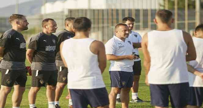 Cüneyt Dumlupınar: "En az gol yiyen takımız"