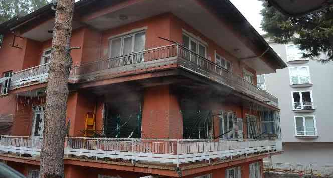 Burdur’da ev yangını