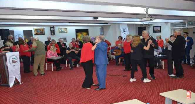 Salgın sonrası ilk konser huzurevi sakinlerine moral oldu