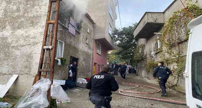 Sobadan sıçrayan kıvılcım evi yaktı
